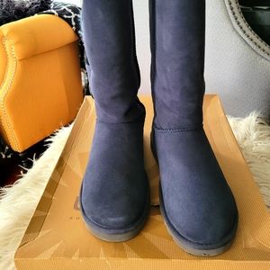 UGG Tall Bailey Button